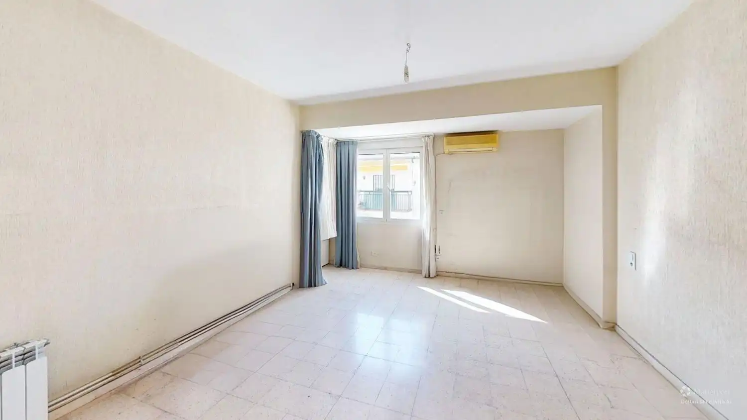 Habitación de Piso en venta en Sevilla con Calefacción, Terraza y Trastero