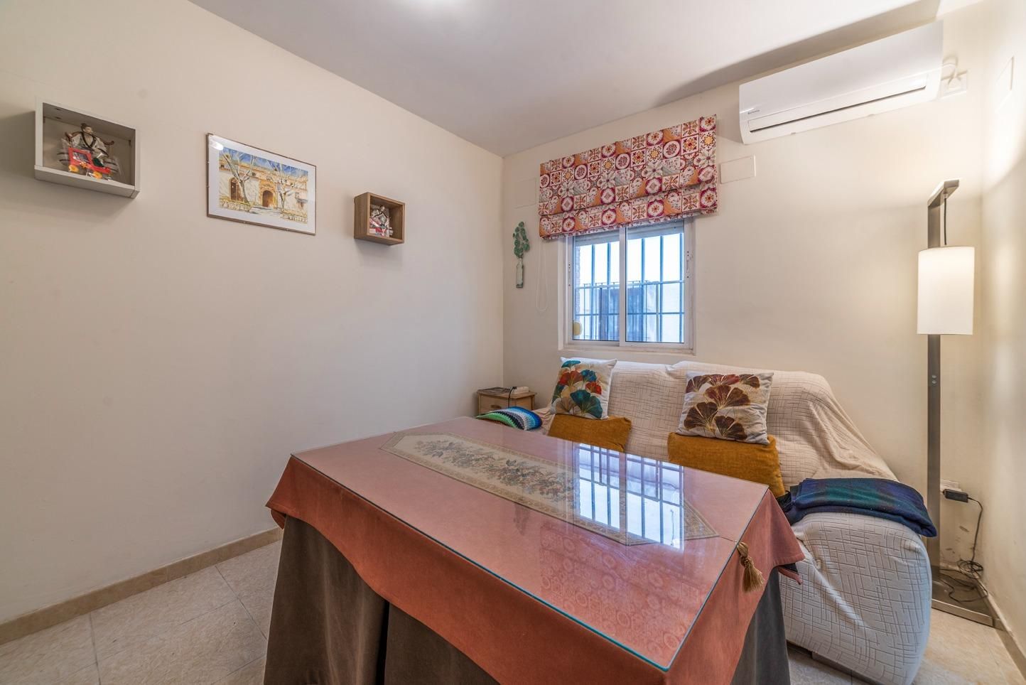 Bedroom of Flat for sale in  Sevilla Capital  with Air Conditioner and Heating