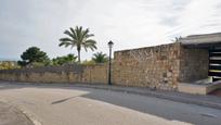 Vista exterior de Àtic en venda en Estepona amb Calefacció, Jardí privat i Parquet