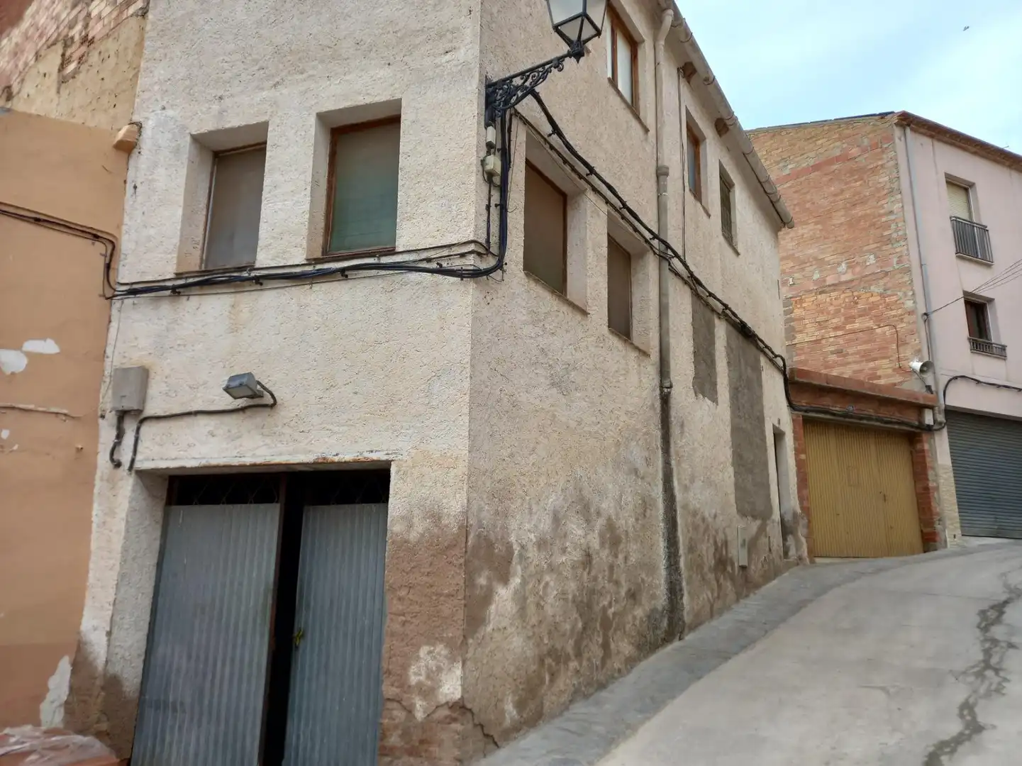 Vista exterior de Local en venta en La Torre de l'Espanyol