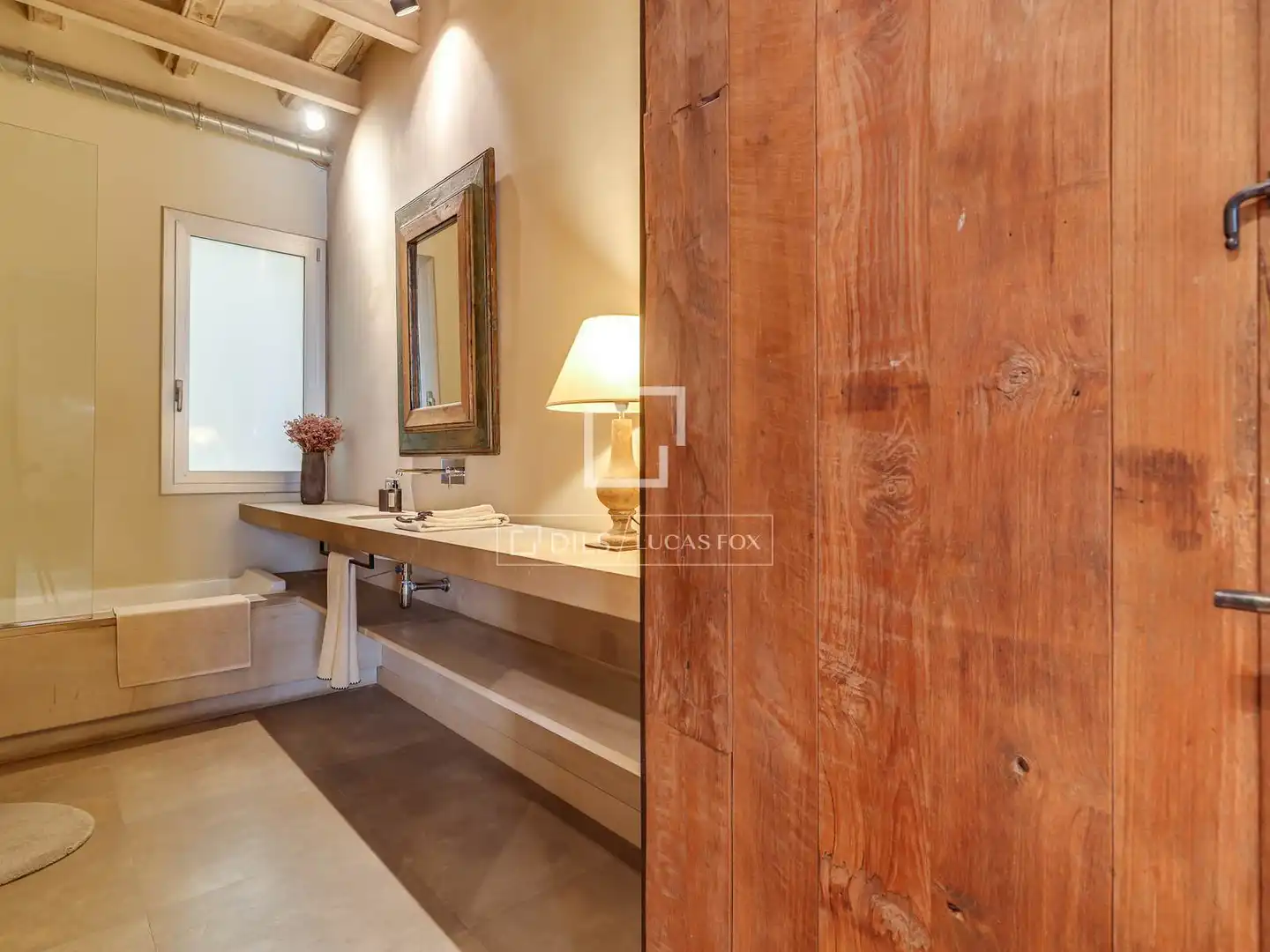 Baño de Piso en venta en Barcelona con Aire acondicionado, Terraza y Amueblado