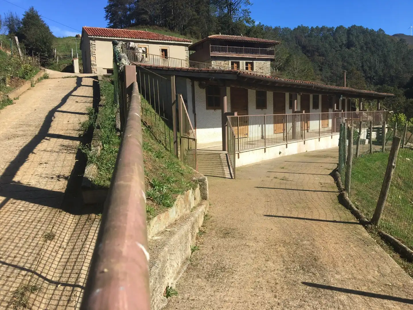 Vista exterior de Casa o xalet en venda en Cudillero amb Moblat