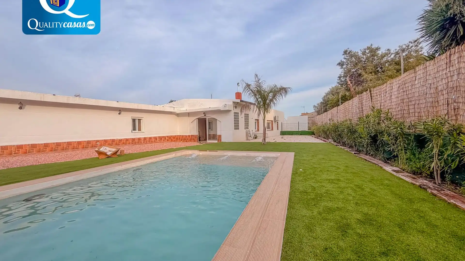 Piscina de Casa o chalet en venta en San Vicente del Raspeig / Sant Vicent del Raspeig con Aire acondicionado, Terraza y Trastero