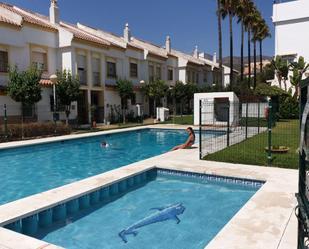 Piscina de Casa o xalet en venda en Torremolinos