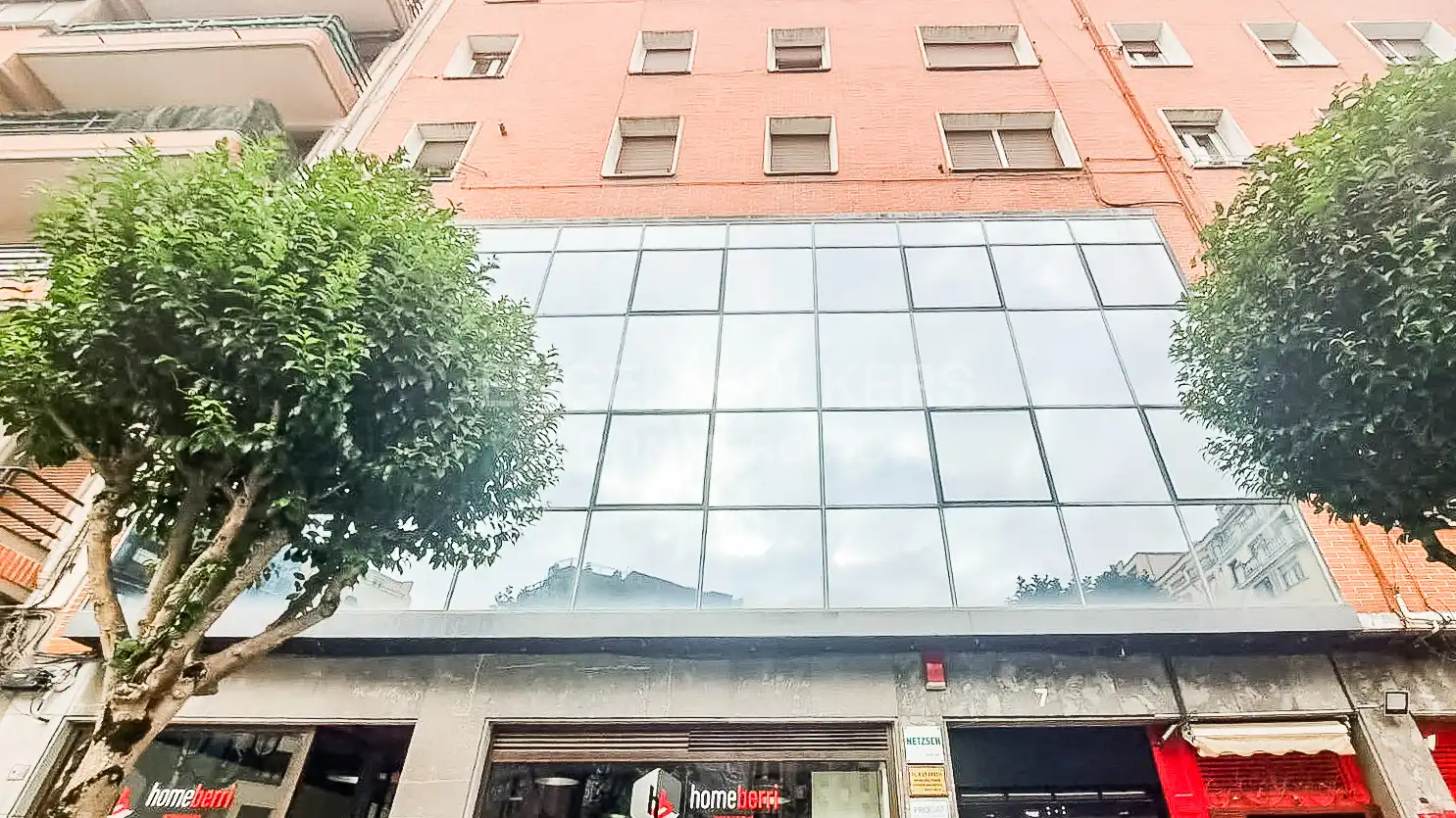Außenansicht von Büro zum Verkauf in Bilbao  mit Klimaanlage, Heizung und Möbliert
