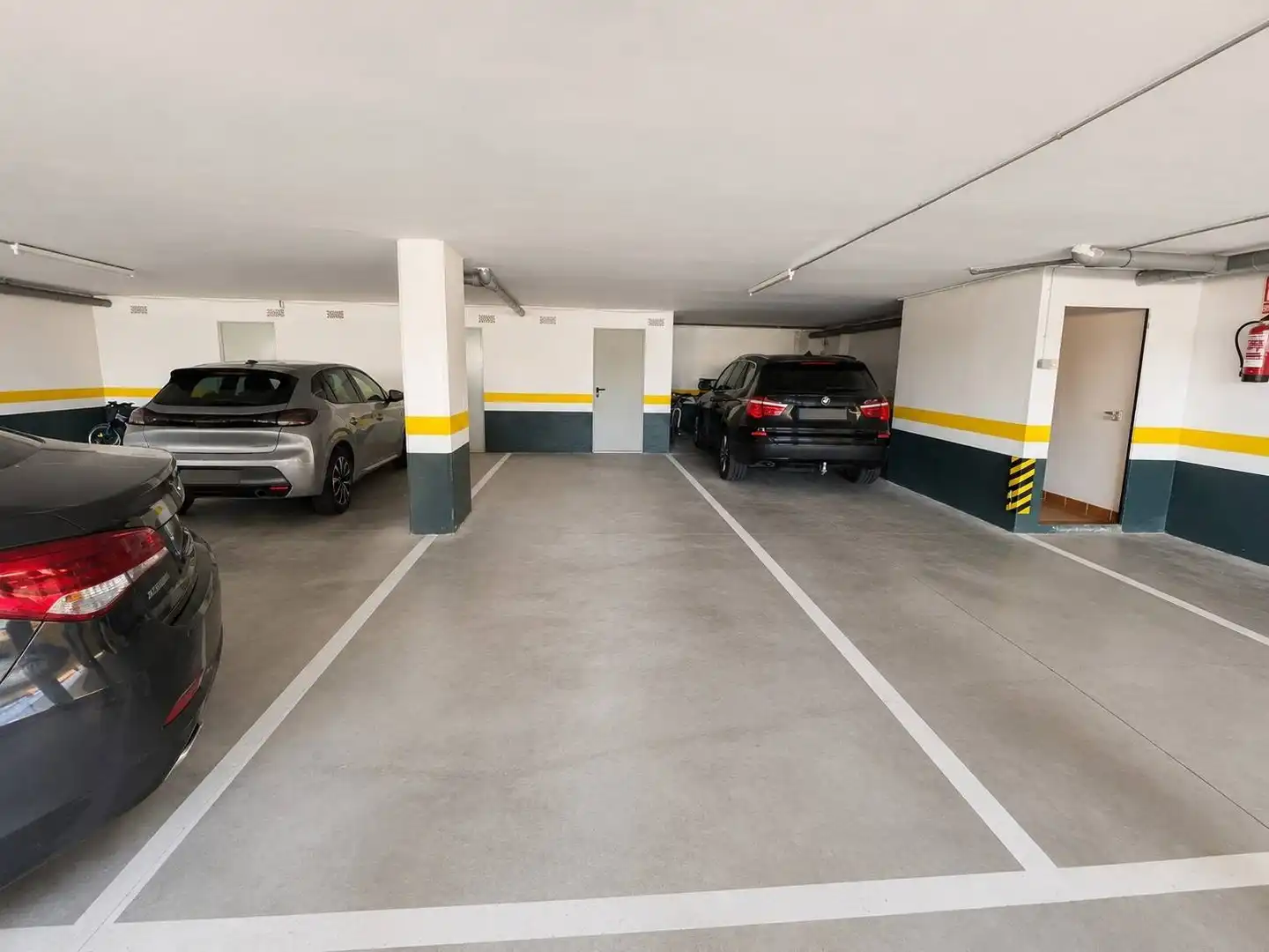 Aparcament de Dúplex en venda en Sant Andreu de Llavaneres amb Calefacció, Jardí privat i Parquet