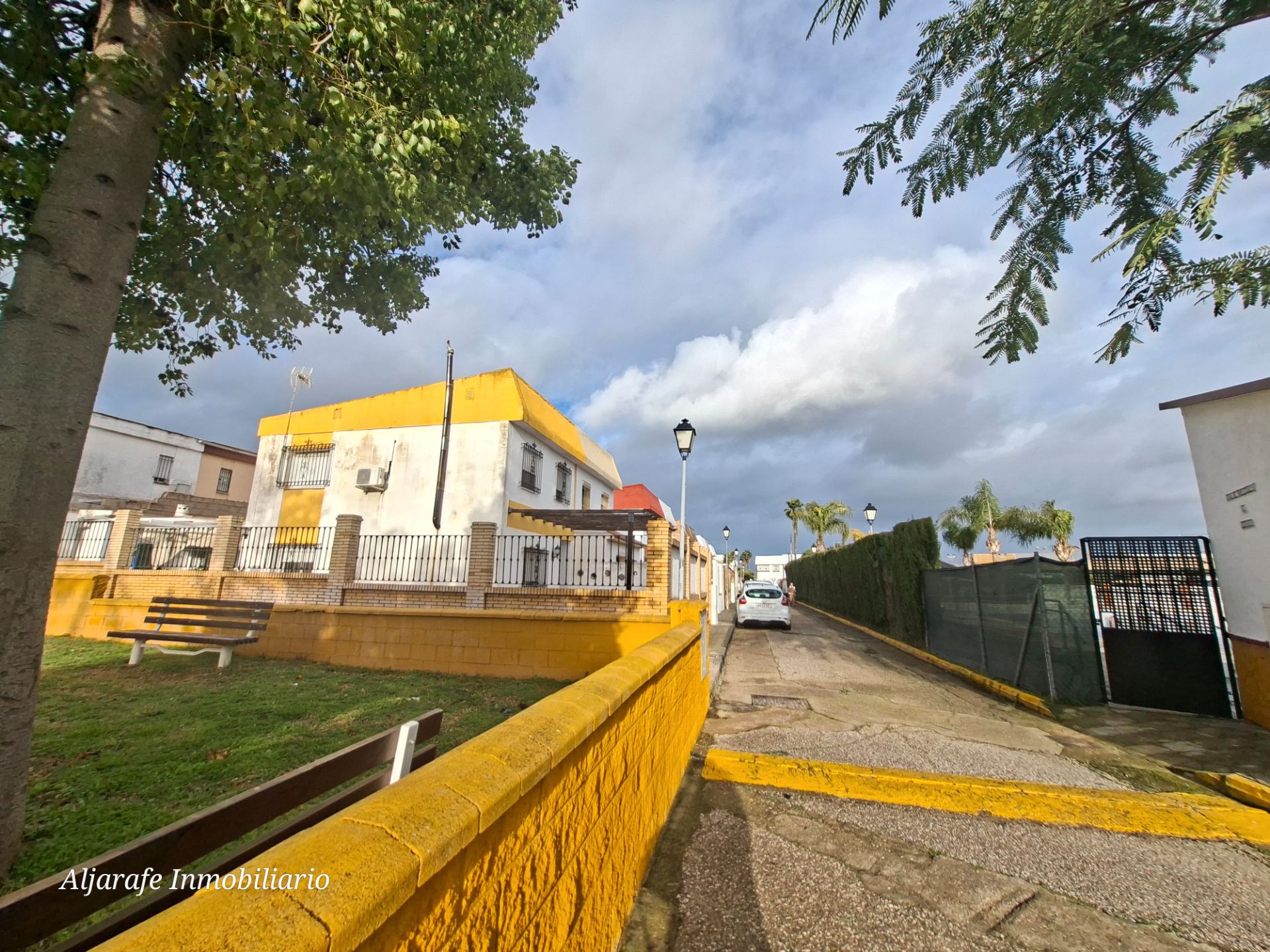Exterior view of Single-family semi-detached for sale in Espartinas  with Air Conditioner, Heating and Terrace