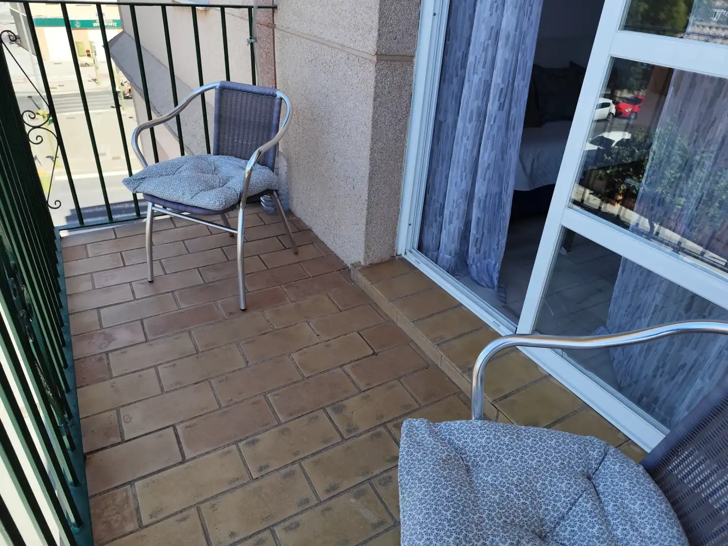 Piso con terraza en alquiler en Calle Calzada de la Infanta, imagen 2