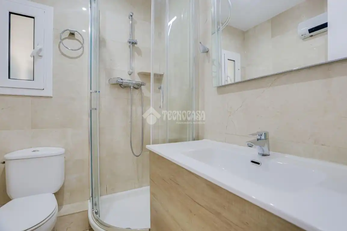 Baño de Piso en venta en Rubí con Aire acondicionado, Calefacción y Trastero
