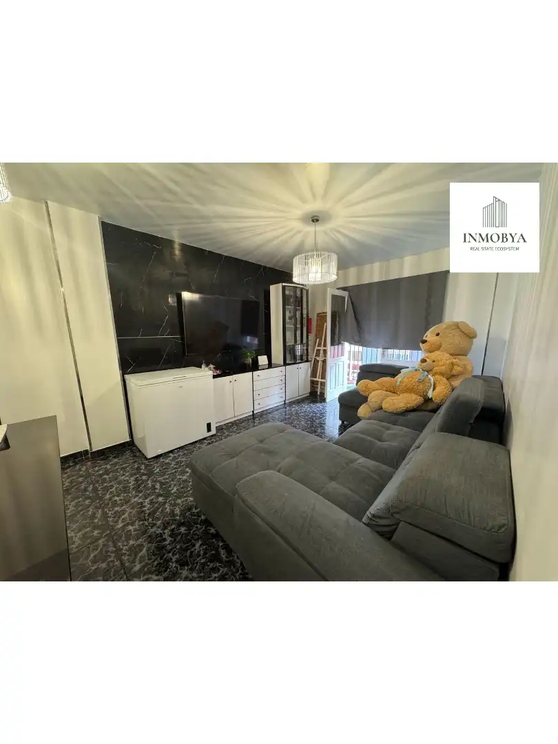Living room of Flat for sale in San Cristóbal de la Laguna  with Storage room, Furnished and Balcony