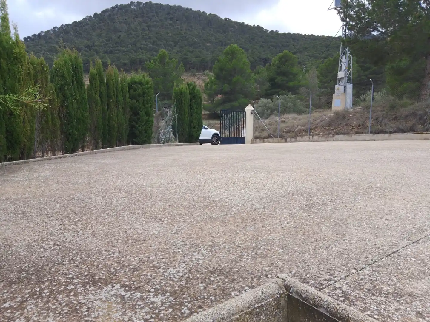 Aparcament de Casa o xalet en venda en Tibi amb Jardí privat, Terrassa i Moblat
