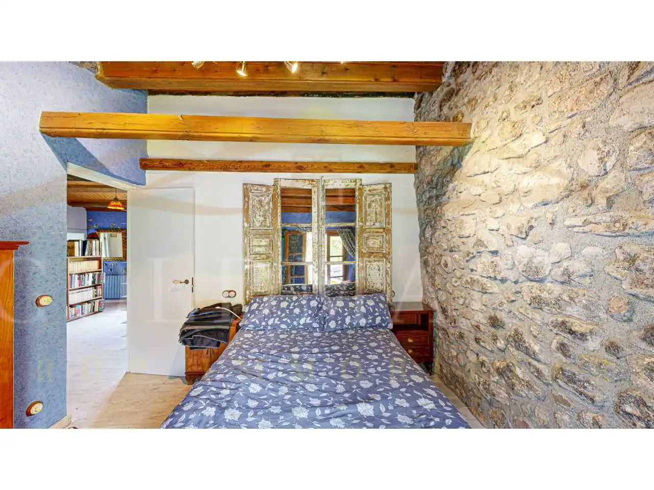 Habitación de Finca rústica en venta en Sant Jaume de Frontanyà con Calefacción y Jardín privado