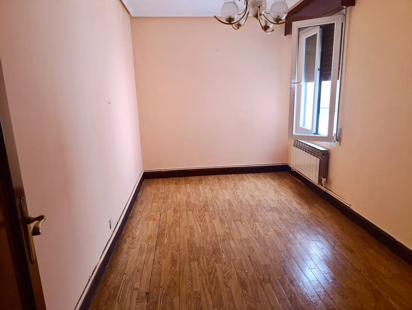 Schlafzimmer von Dachboden zum Verkauf in Getxo  mit Heizung, Terrasse und Ofen