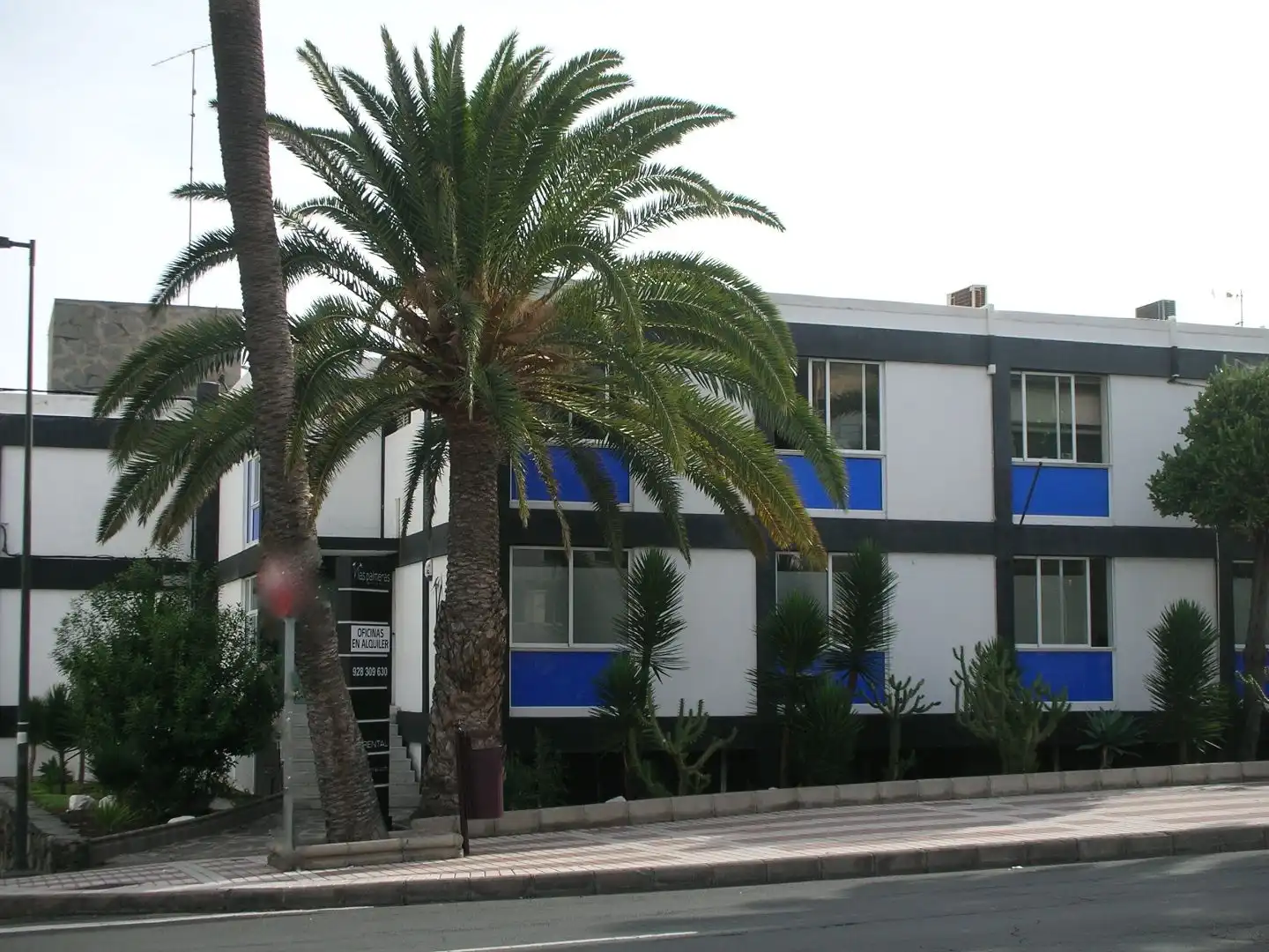 Exterior view of Office for rent in Las Palmas de Gran Canaria  with Air Conditioner, Furnished and Internet