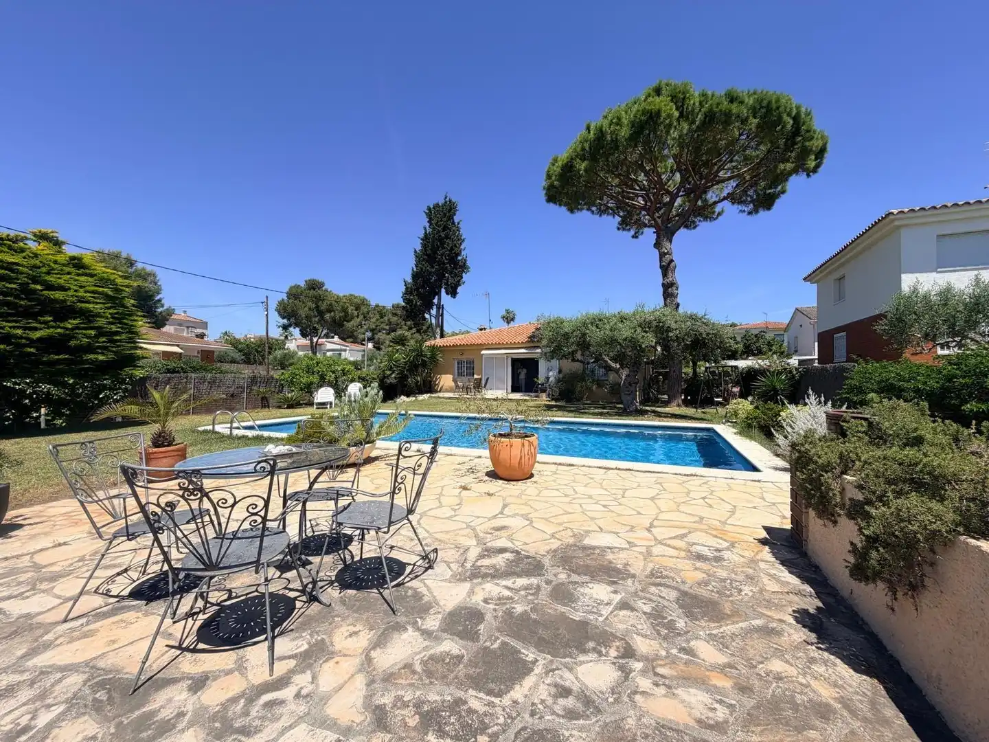 Piscina de Casa o xalet en venda en Cunit amb Calefacció, Jardí privat i Piscina
