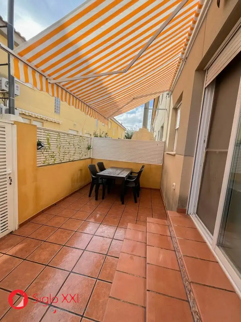 Terrasse von Einfamilien-Reihenhaus zum Verkauf in Almazora / Almassora mit Klimaanlage, Heizung und Terrasse