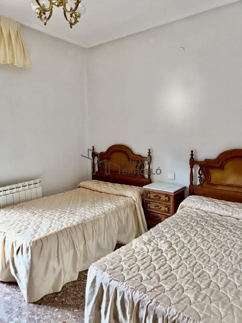 Habitación de Casa adosada en venta en Tauste
