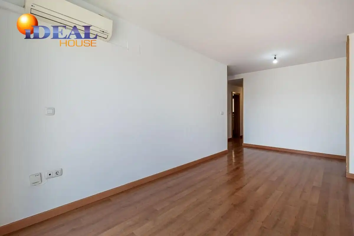 Living room of Flat for sale in Armilla  with Air Conditioner, Heating and Balcony