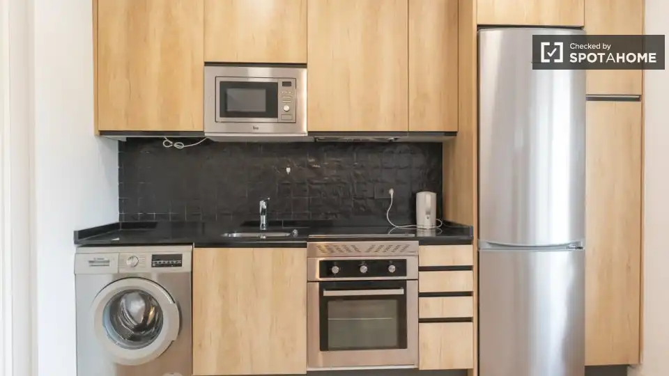 Cocina de Piso de alquiler en Madrid con Aire acondicionado, Calefacción y Amueblado