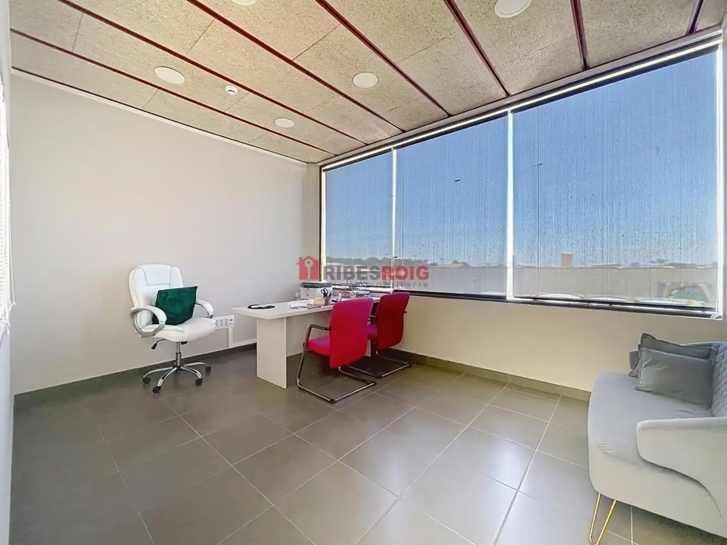 Oficina de alquiler en Sant Pere de Ribes con Aire acondicionado, Calefacción y Internet