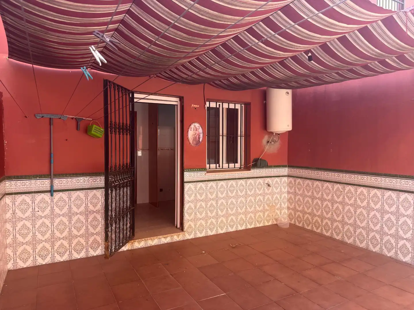 Casa adosada en venta en Algeciras con Jardín privado y Piscina comunitaria