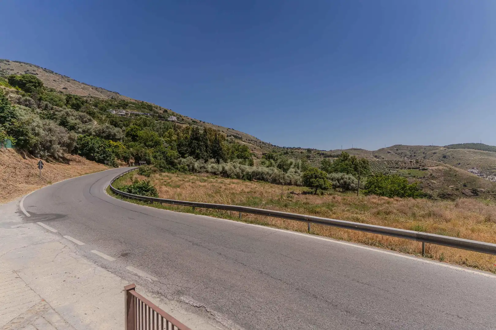 Finca rústica en venta en Carataunas con Jardín privado, Trastero y Piscina