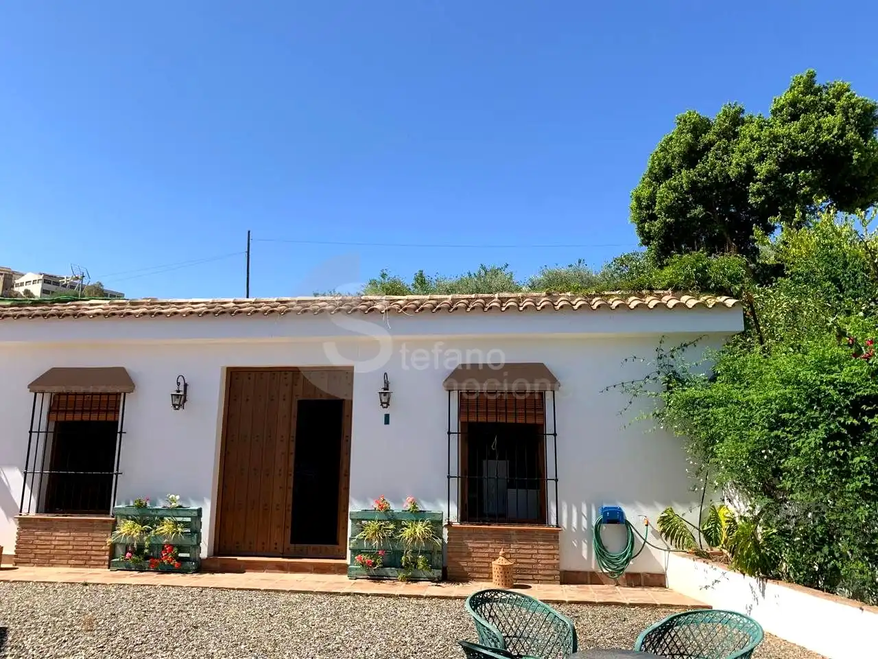 Vista exterior de Casa o xalet en venda en Álora amb Aire condicionat, Jardí privat i Terrassa