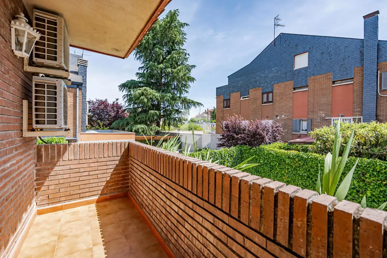 Terrassa de Casa adosada en venda en Pozuelo de Alarcón amb Aire condicionat, Calefacció i Jardí privat