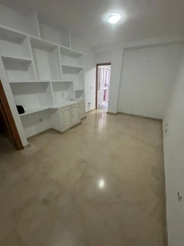 Ground floor with pool to rent in Casco Antiguo, imagen 13