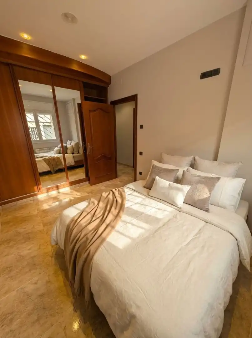 Habitación de Casa adosada en venta en Manresa con Calefacción, Terraza y Trastero