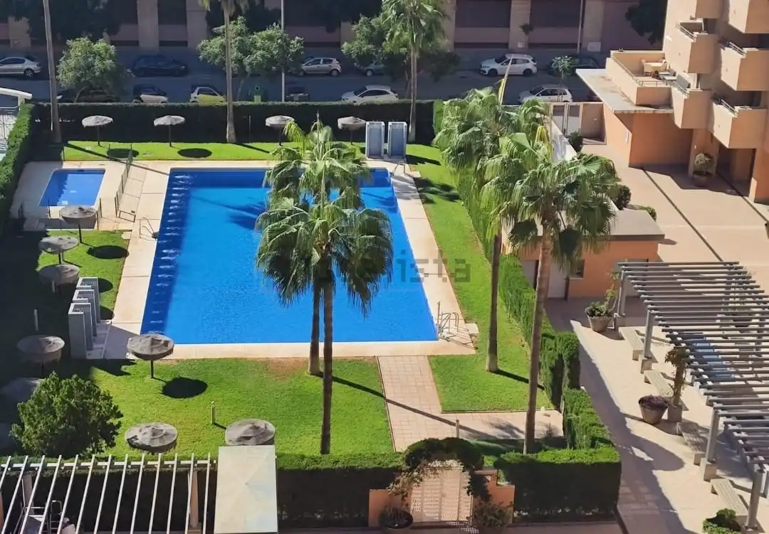 Flat with pool for sale in Calle Pilar Lorengar