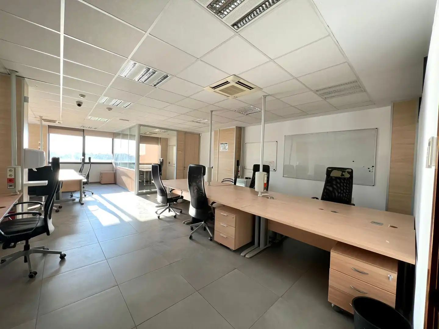 Büro zur Miete in Carrer del Fluvià, 1, Son Cladera