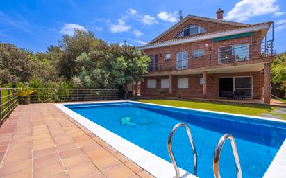 Swimming pool of House or chalet for sale in Sant Cugat del Vallès  with Air Conditioner, Heating and Private garden