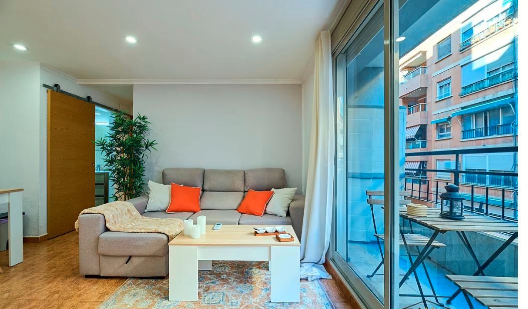 Living room of Flat for sale in  Barcelona Capital  with Air Conditioner, Furnished and Oven