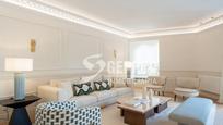 Living room of Flat for sale in  Madrid Capital  with Air Conditioner and Heating