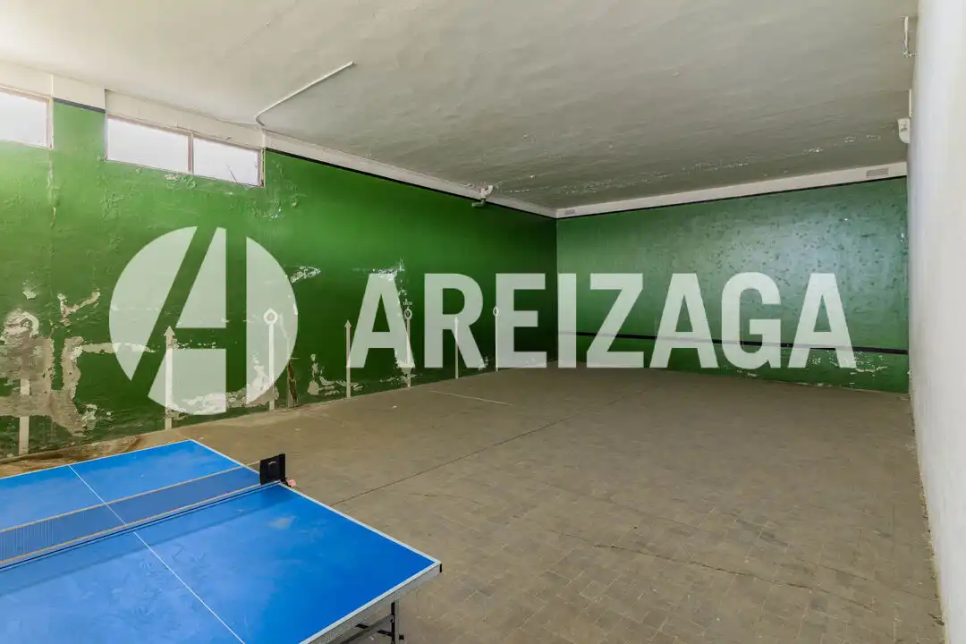 Piso en venta en Donostia - San Sebastián  con Calefacción, Terraza y Trastero