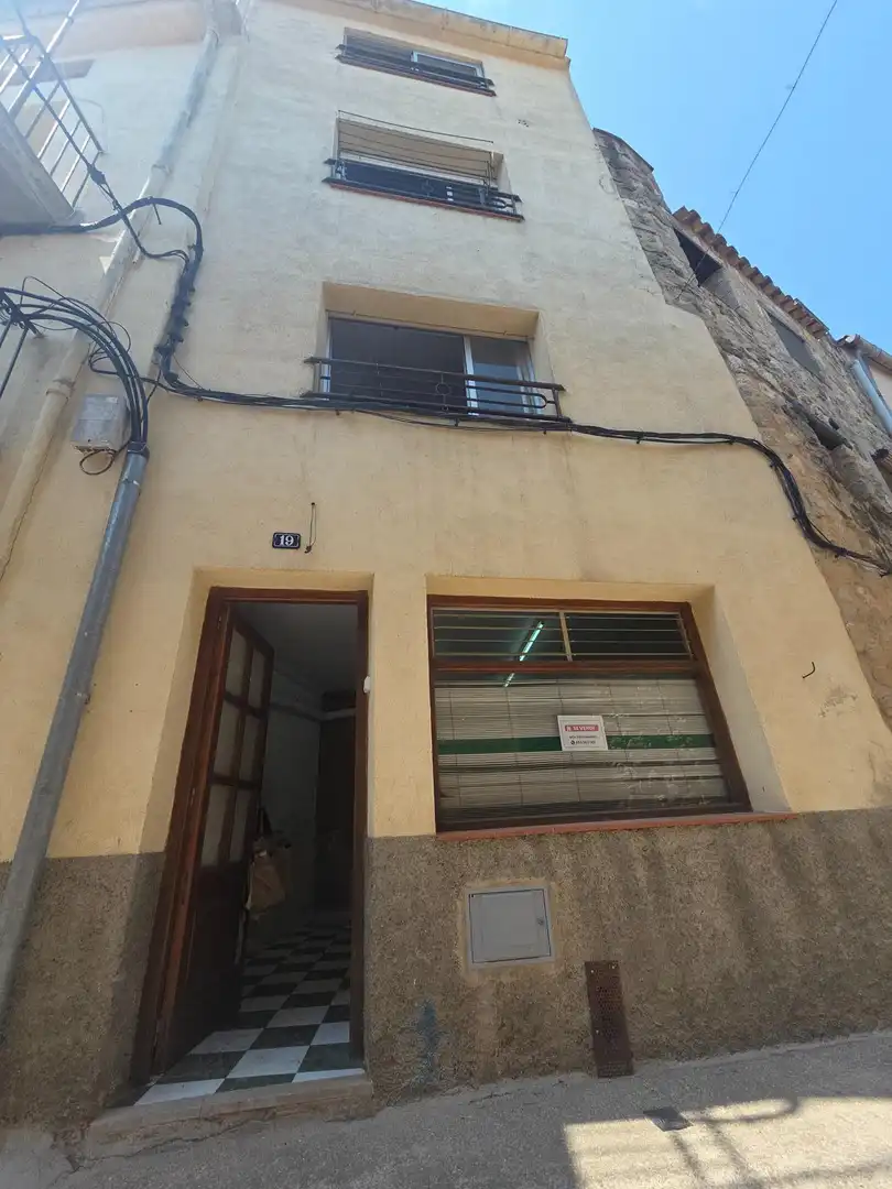 Vista exterior de Casa adosada en venda en Horta de Sant Joan