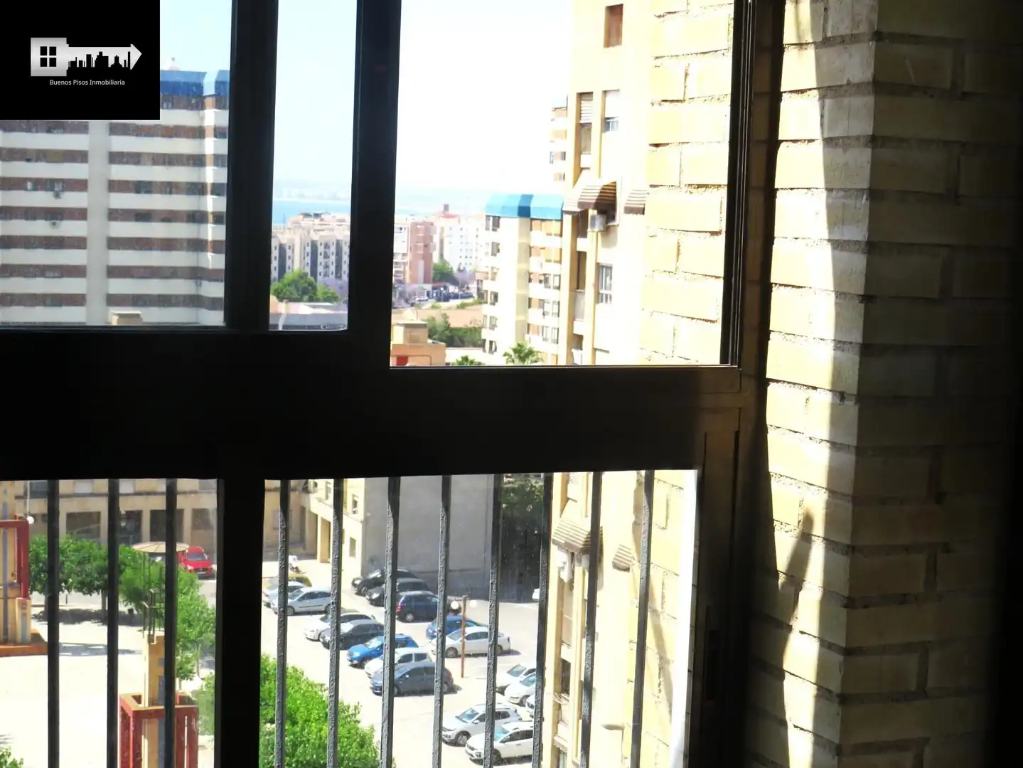 Habitación de Piso en venta en Alicante / Alacant con Aire acondicionado, Calefacción y Jardín privado