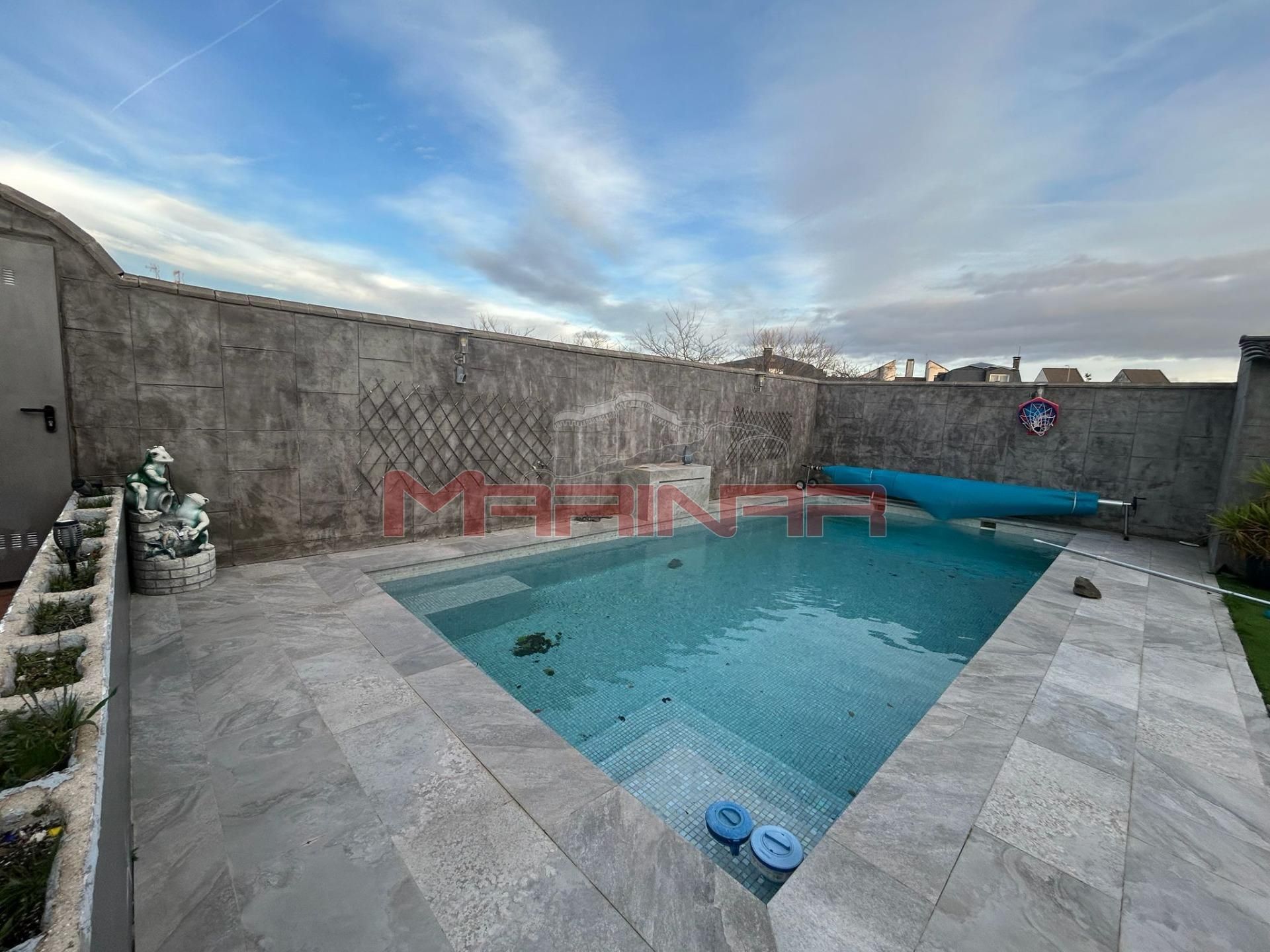 Swimming pool of Single-family semi-detached for sale in Illescas  with Air Conditioner, Heating and Private garden