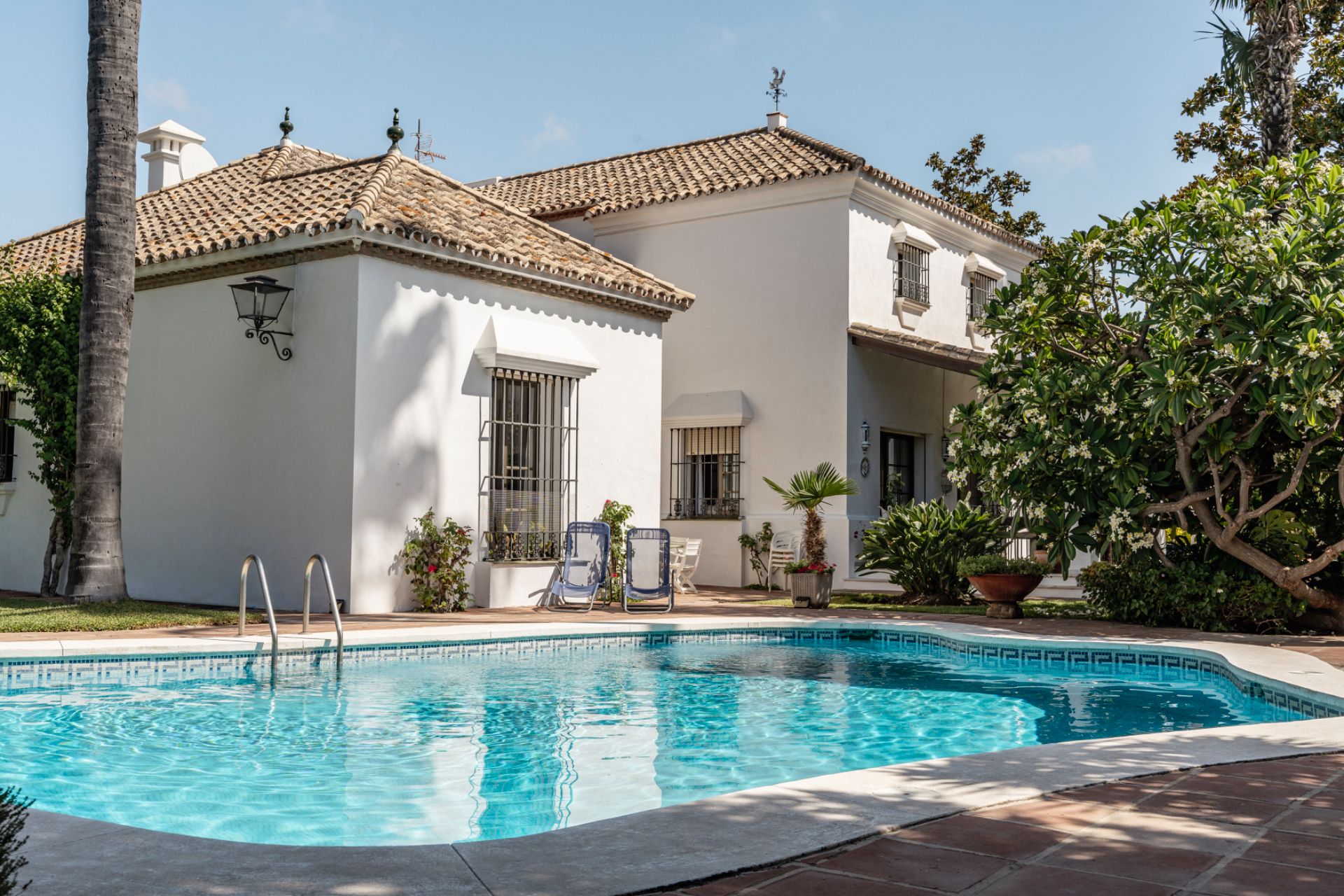 Piscina de Casa o xalet en venda en Marbella amb Aire condicionat, Jardí privat i Terrassa