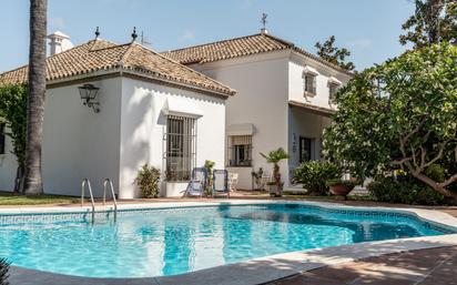Piscina de Casa o xalet en venda en Marbella amb Aire condicionat, Jardí privat i Terrassa