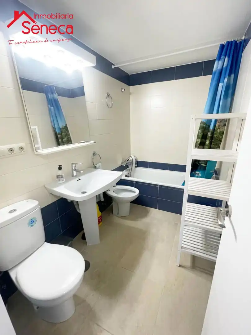 Baño de Piso de alquiler en Córdoba con Aire acondicionado, Terraza y Amueblado