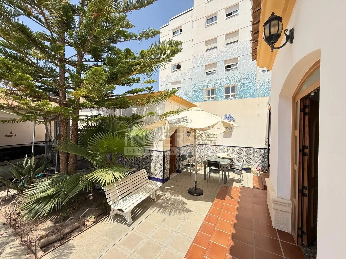 Terrassa de Casa o xalet en venda en Adra amb Aire condicionat, Calefacció i Jardí privat