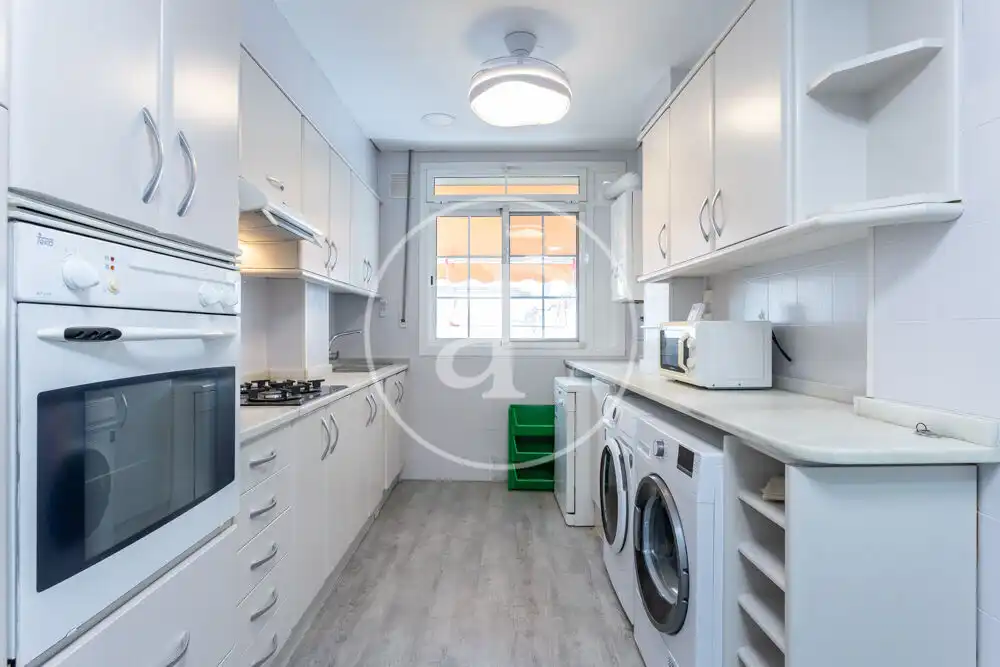 Cocina de Piso de alquiler en Valencia con Aire acondicionado, Calefacción y Balcón