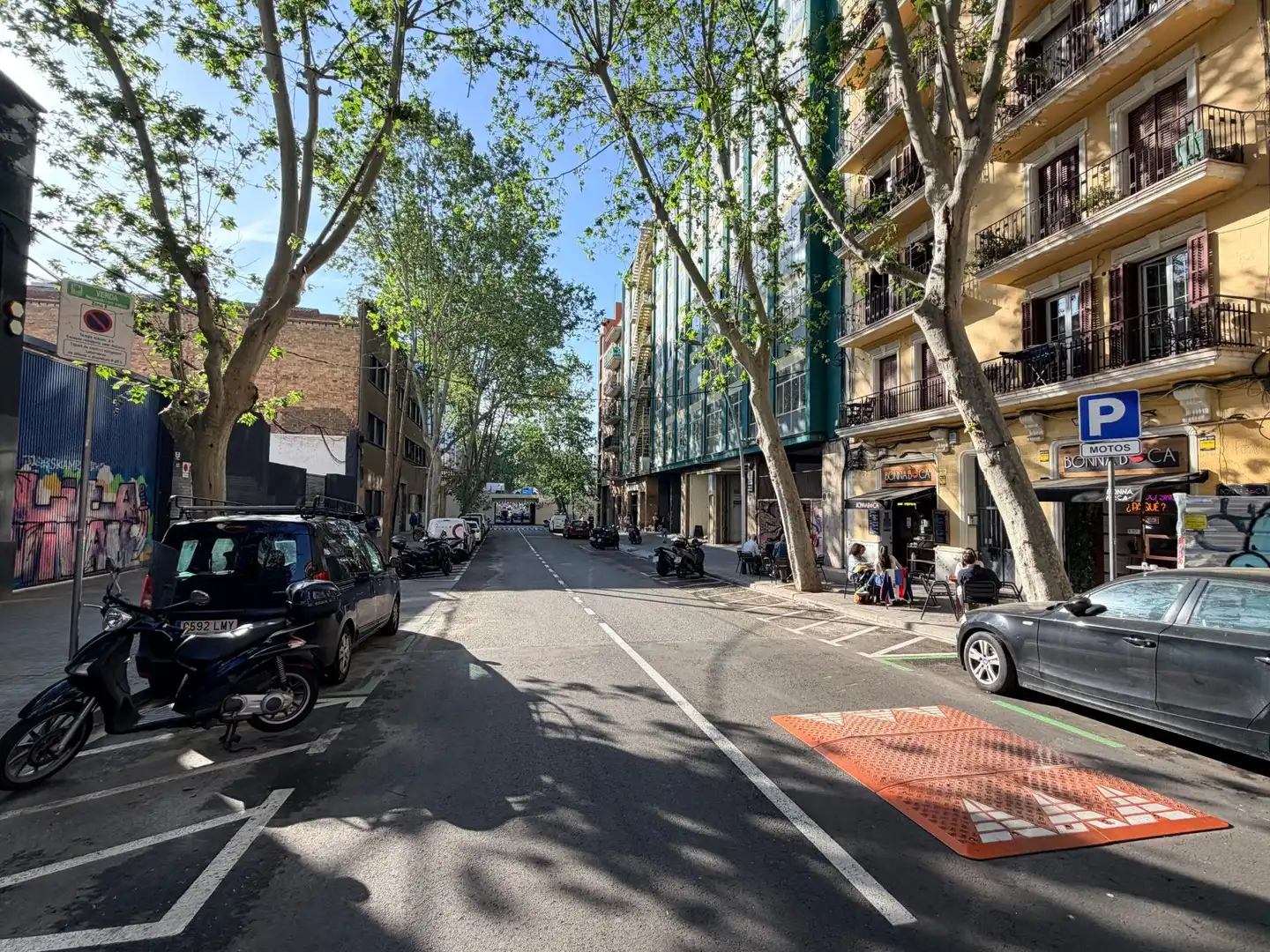 Vista exterior de Local en venta en Barcelona