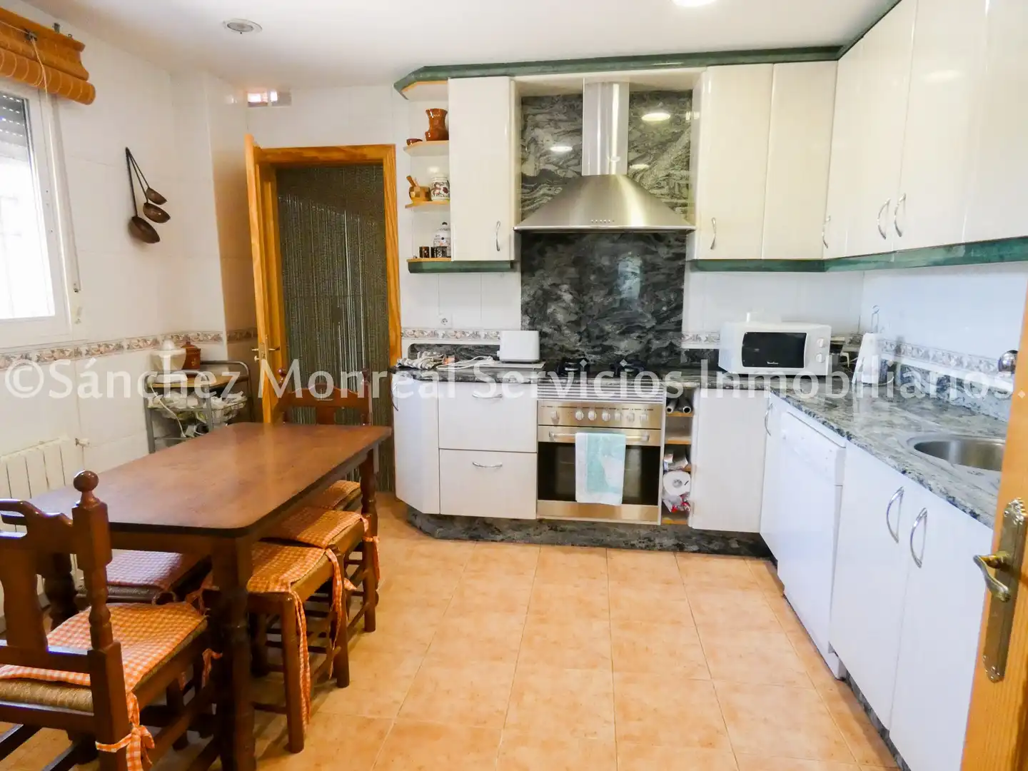 Casa adosada en venta en Avenida de la Cruz Roja, Alcázar de San Juan