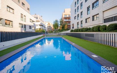 Piscina de Pis en venda en Sant Cugat del Vallès amb Aire condicionat, Calefacció i Terrassa