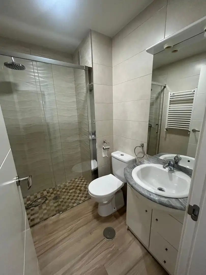 Badezimmer von Wohnungen zur Miete in San Pablo