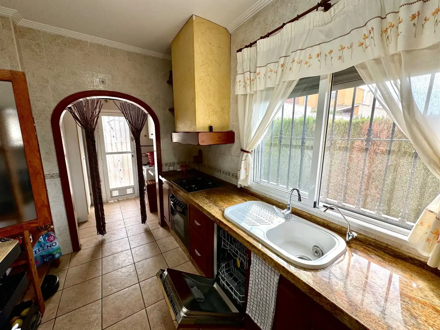 Cocina de Casa o chalet de alquiler en Jacarilla con Jardín privado, Terraza y Trastero