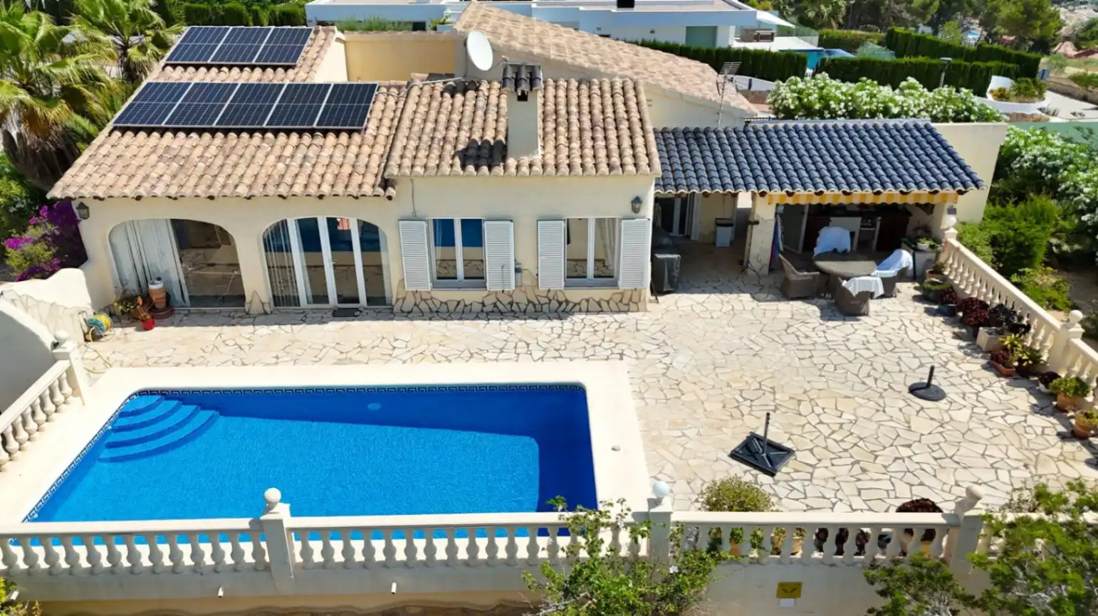 Vista exterior de Casa o chalet en venta en Benitachell / El Poble Nou de Benitatxell con Aire acondicionado, Calefacción y Jardín privado